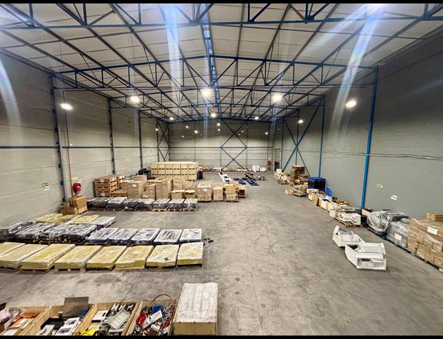 2,072M² WAREHOUSE TO LET IN FIRGROVE